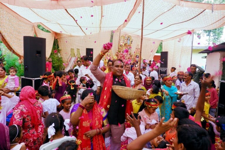1791987710_579_मां-कुष्मांडा-की-आराधना-कर-महानगर-अध्यक्ष-सिद्धार्थ-उमेश-अग्रवाल.jpg