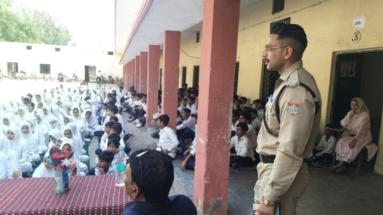 1791993414_47_हरिद्वार-द्वारा-इण्टर-कॉलेज-इमाम-साहब-में-साईबर-सुरक्षा-अभियान.jpeg