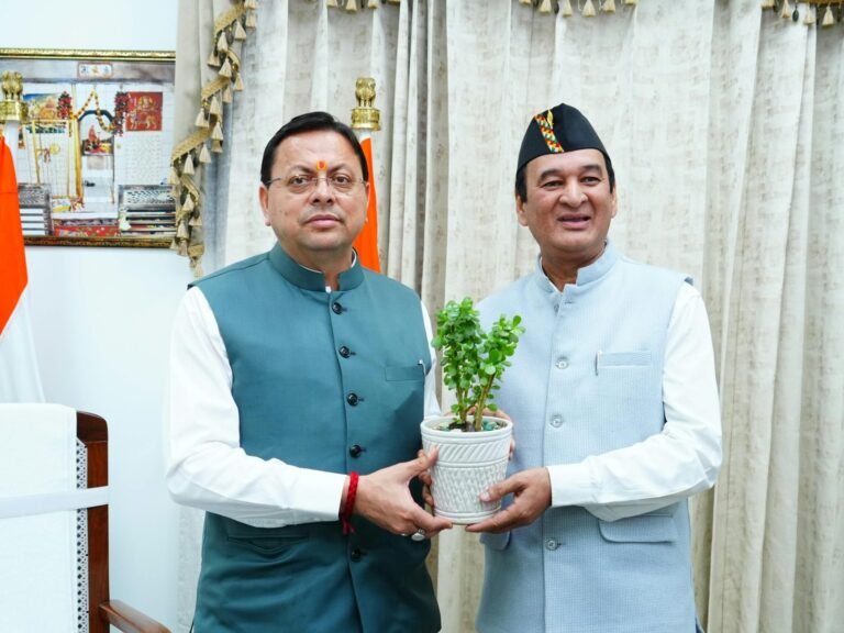 1792028037_487_मुख्यमंत्री-श्री-पुष्कर-सिंह-धामी-से-उत्तराखंड-महापरिषद-लखनऊ-के.jpg