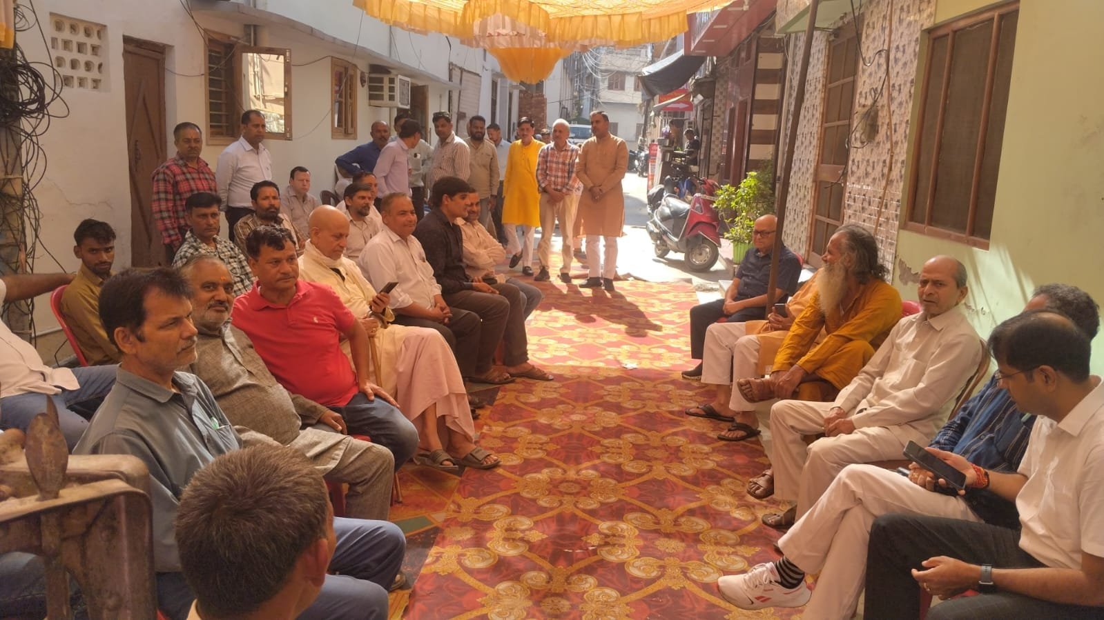 1792331813_777_स्व-मुन्नी-चौहान-की-13वीं-संपन्न-वरिष्ठ-पत्रकारों-व-गणमान्य.jpeg
