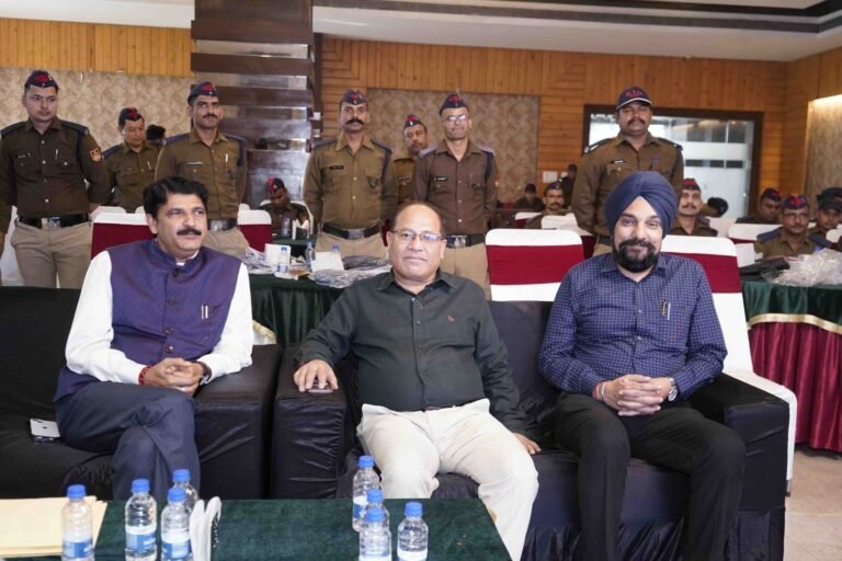 1792769624_799_परिवहन-सहायक-निरीक्षकों-एवं-परिवहन-आरक्षियों-को-सड़क-सुरक्षा-प्रशिक्षण.jpeg