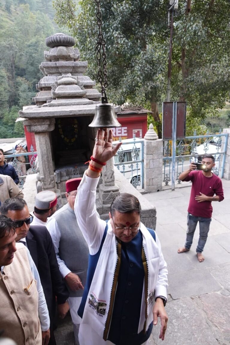 1793026010_938_मुख्यमंत्री-पुष्कर-सिंह-धामी-ने-आदिबद्री-मंदिर-में-की-पूजा-अर्चना.jpg