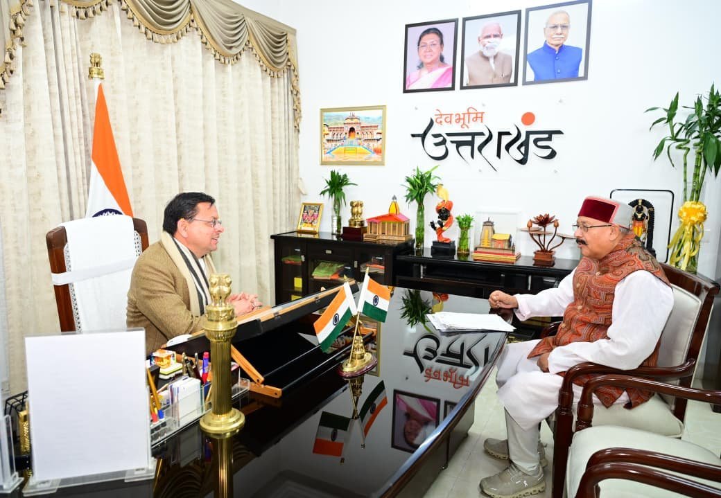 मुख्यमंत्री-श्री-पुष्कर-सिंह-धामी-से-कैबिनेट-मंत्री-श्री-सतपाल.jpeg